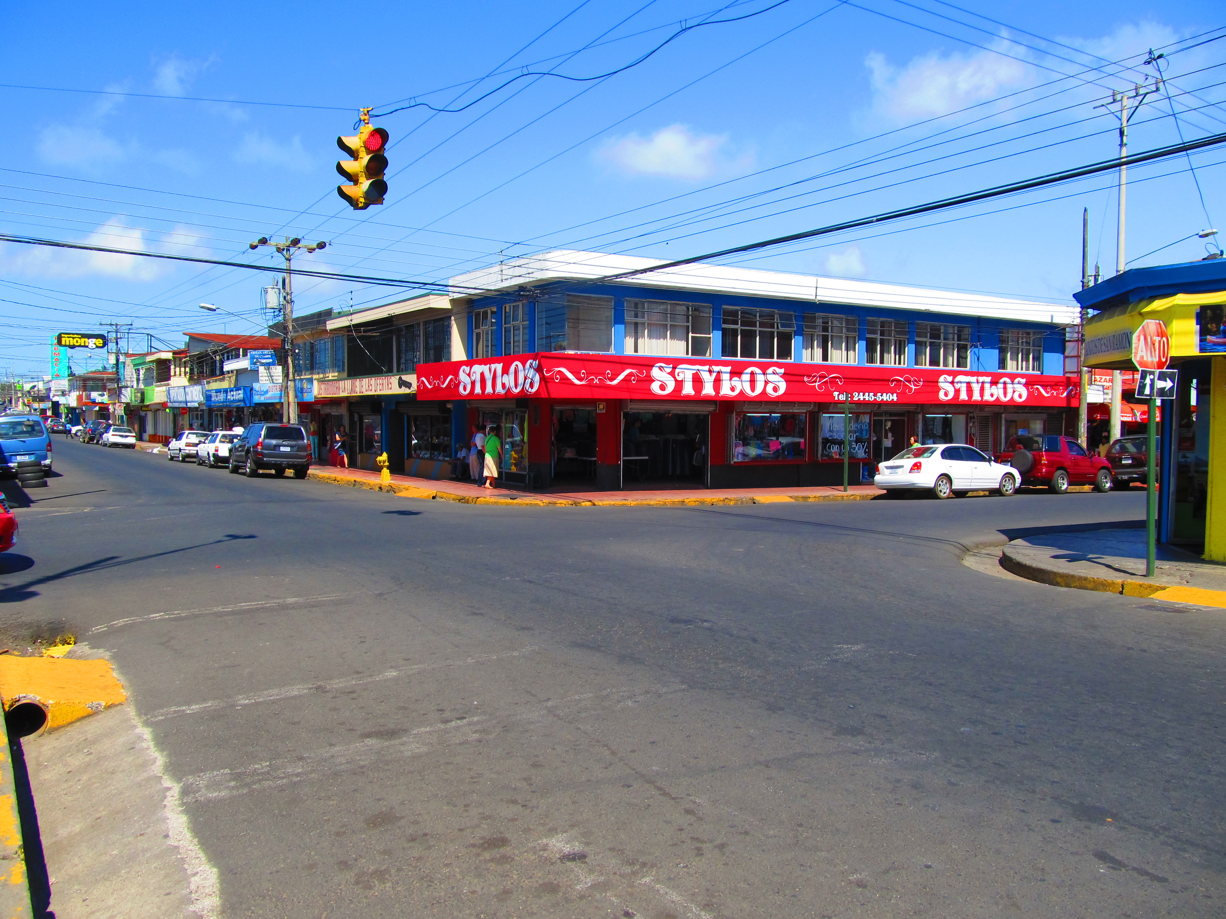 Costa Rica San Ramon Bus Station La Fortuna Cheap Travel Budget Rooms Hostel Hotel Viaje Barato Backpacking Mochilero Restaurant 2 Bordertramp